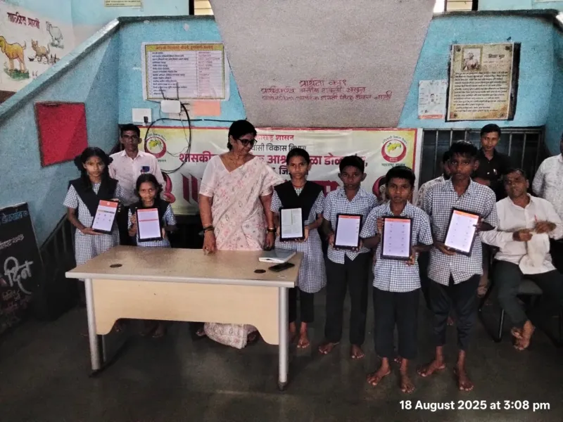 Students with their new EduSoulX tablets